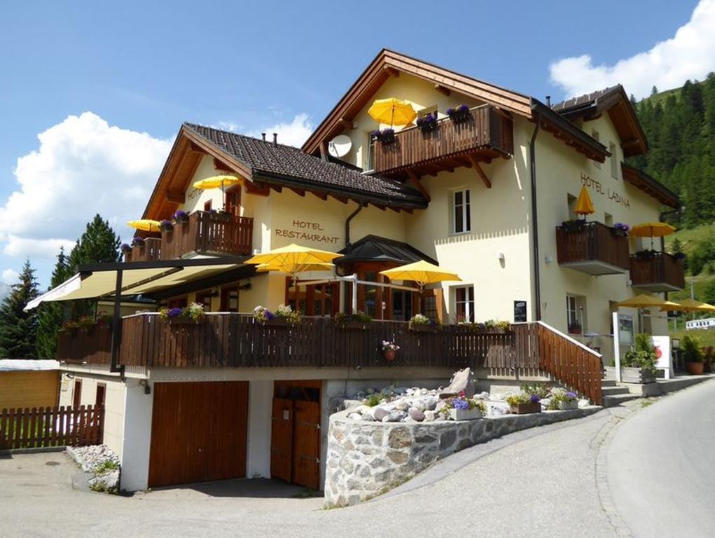 Hotel Ladina Bergün Exterior foto