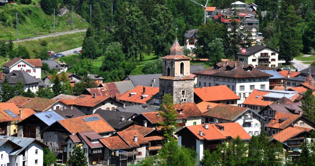 Hotel Ladina Bergün Exterior foto